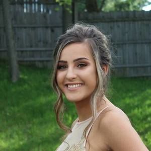 Meet your Posher, Carlee